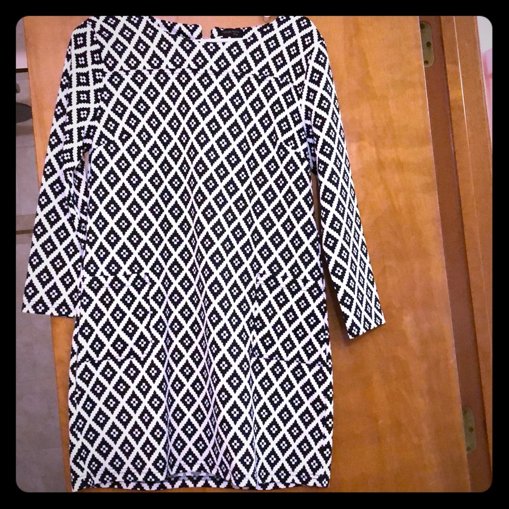 💸⬇️ Daysoft black & white Aztec dress/ tunic
